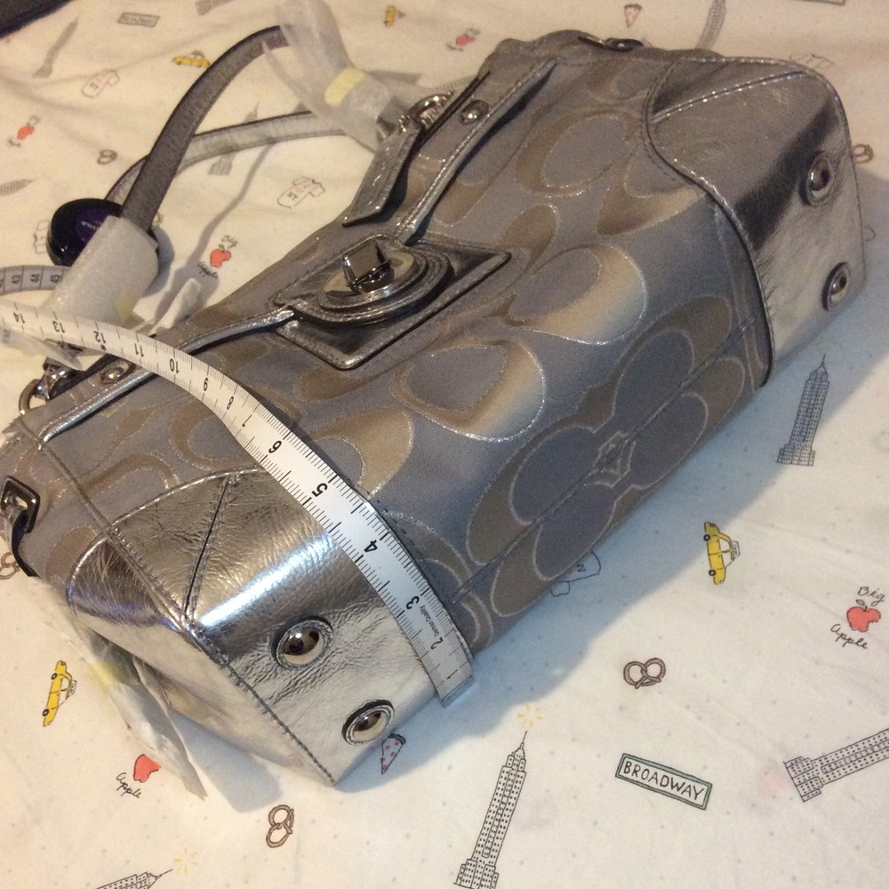 Coach Shoulder Bag - Picture 4 of 5